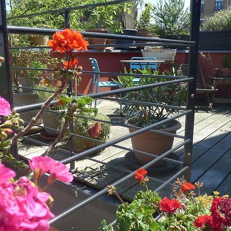 B&B La Chambre De Plume Schaerbeek ภายนอก รูปภาพ